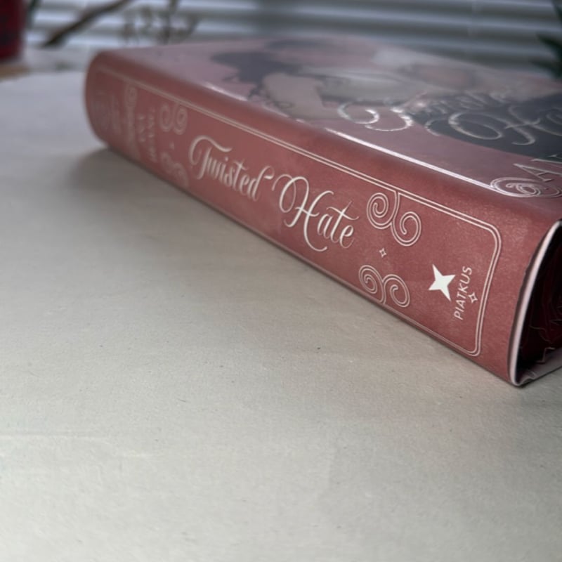 Twisted Hate - fairyloot