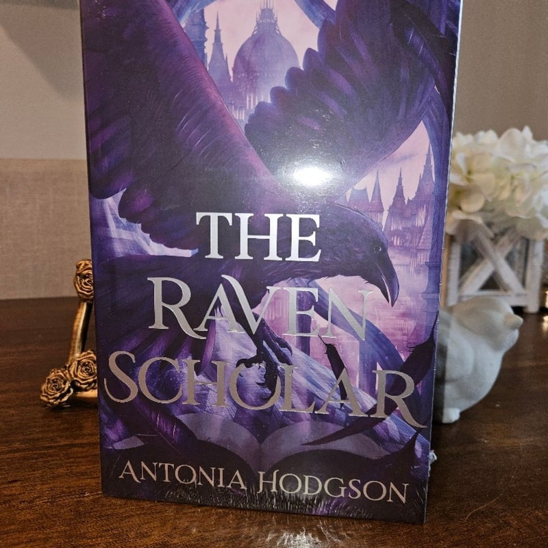 Illumicrate The Raven Scholar 