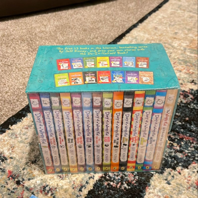 Diary of a Wimpy Kid Box of Books 1-16 Revised