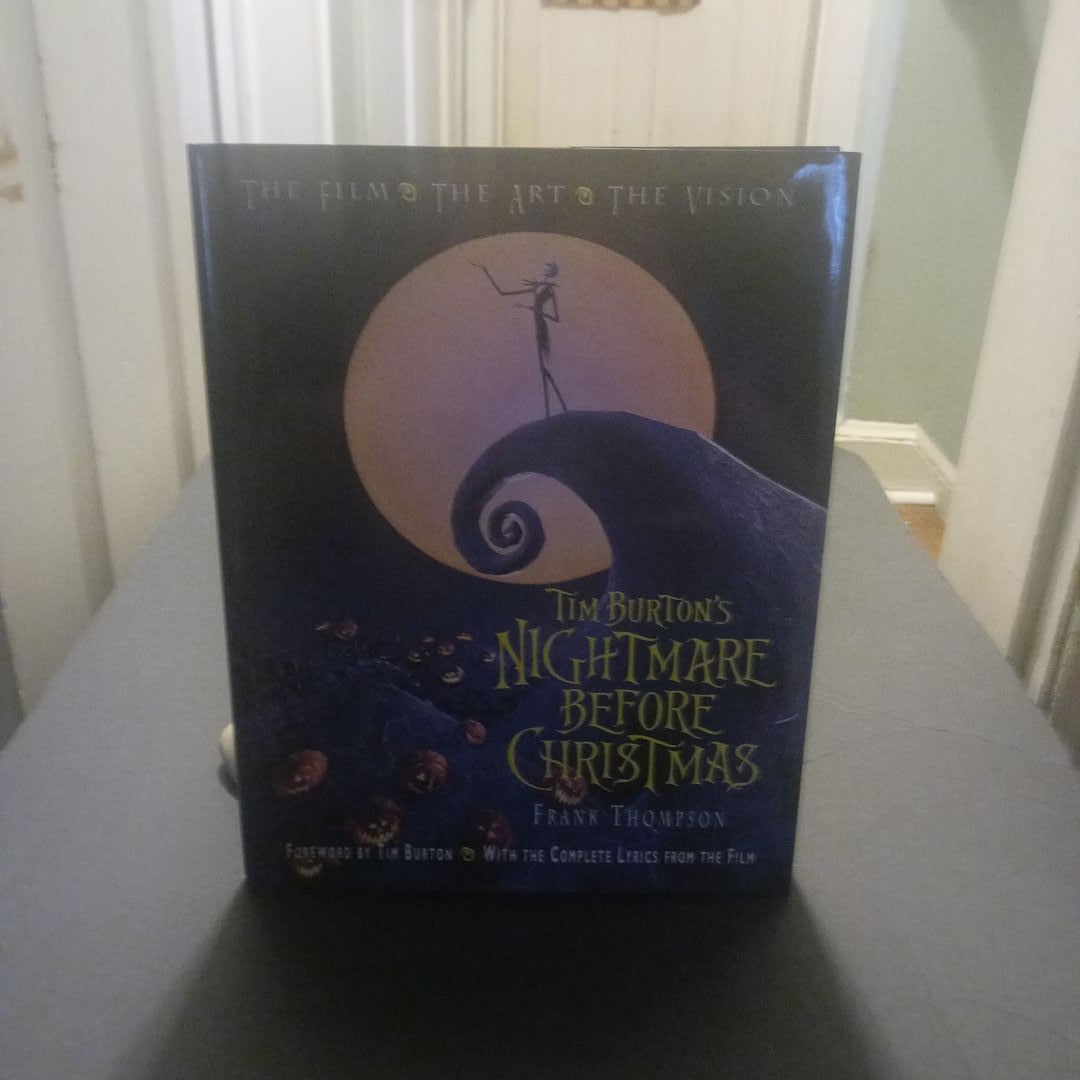 Tim Burton's The Nightmare Before Christmas: The Story of the Movie in  Comics