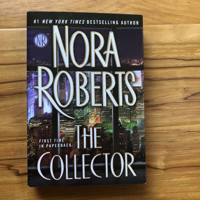 The Collector by Nora Roberts: 9780593637791 | : Books