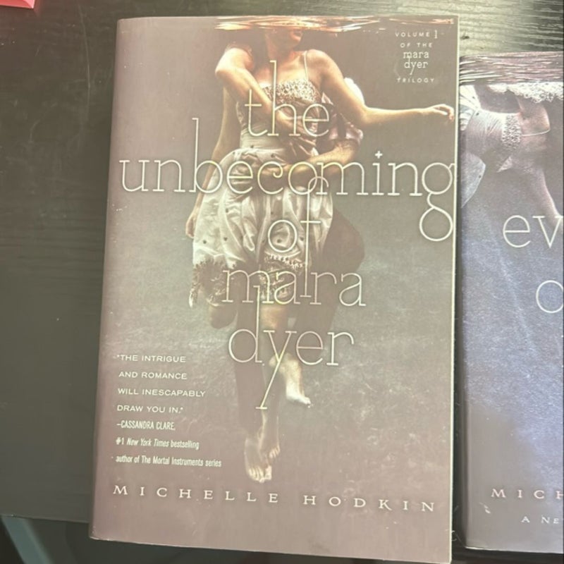 The Unbecoming of Mara Dyer (3 books)