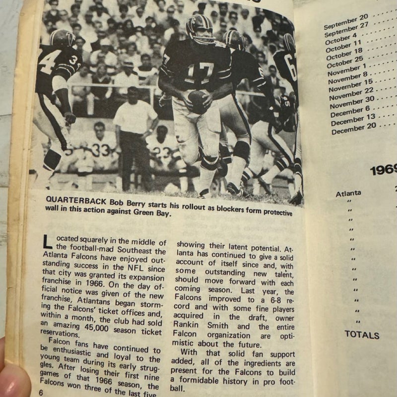 Illustrated Digest of Pro Football 1970 Edition