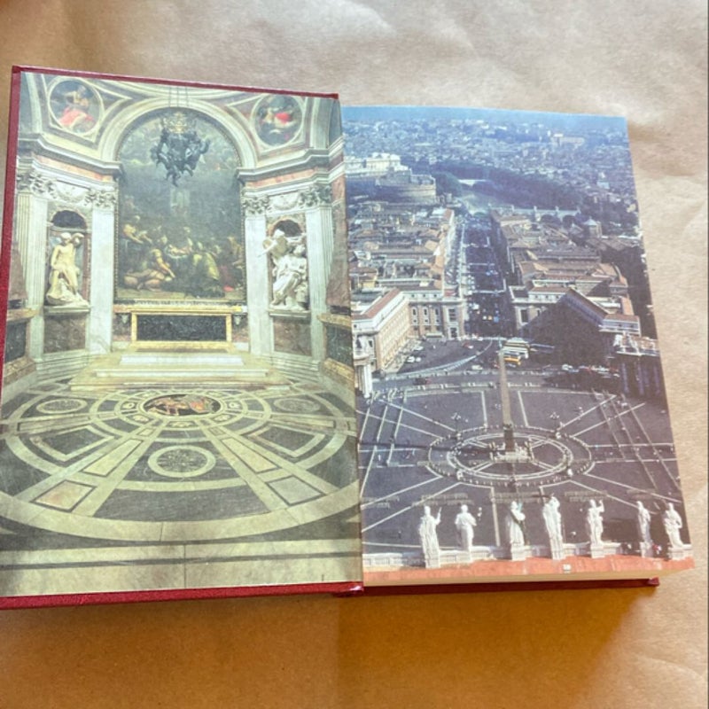 The Da Vinci Code & Angels & Demons faux leather box set