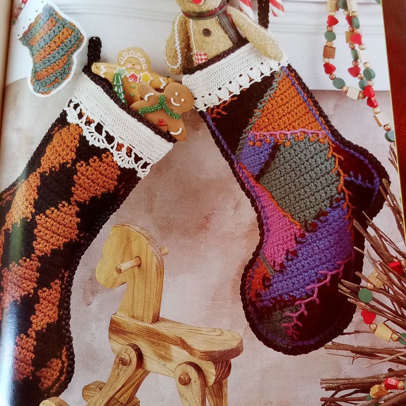 Annie's Favorite Christmas Projects Crochet Book