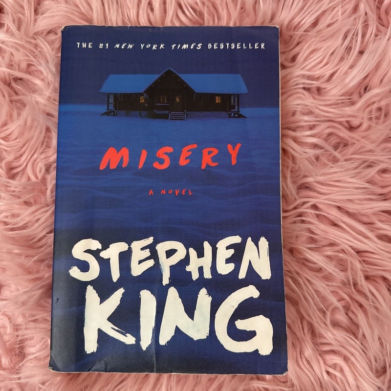 Misery by Stephen King, Paperback