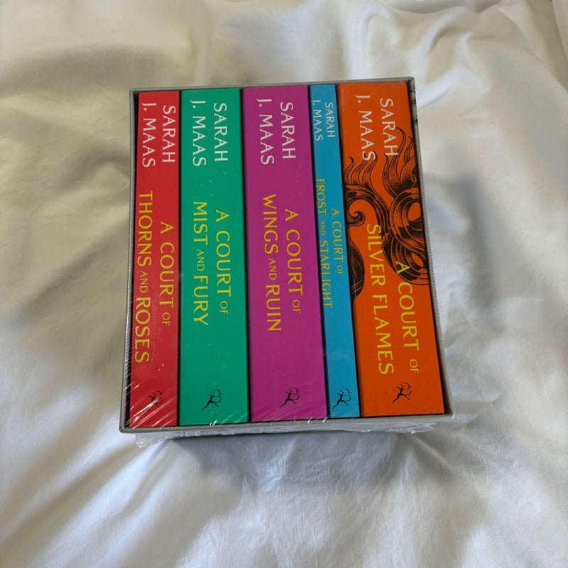 A Court of Thorns and Roses Paperback Box Set (5 Books)