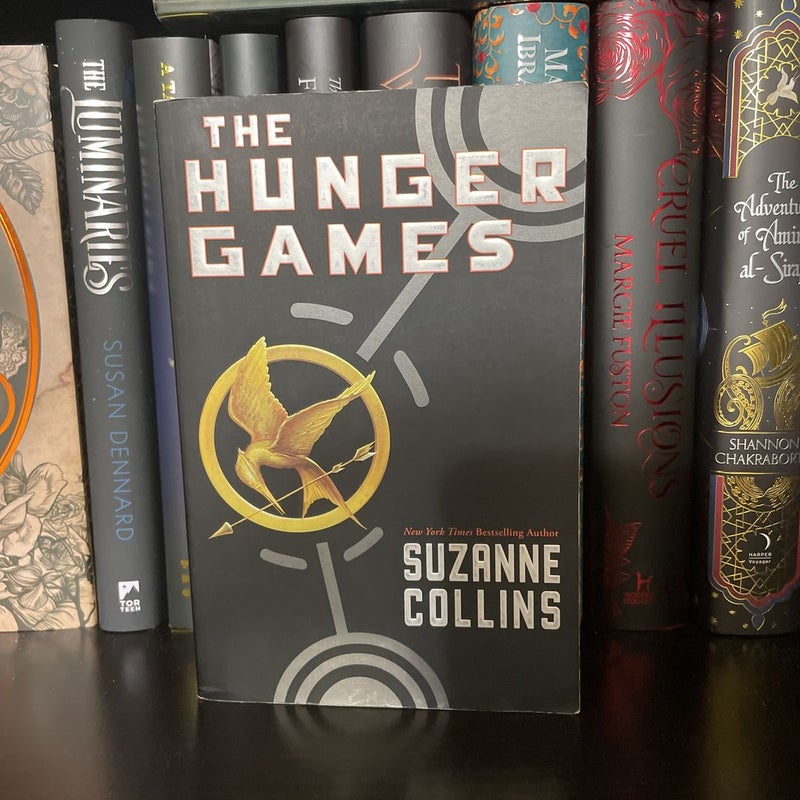 The Hunger Games (Book 1) - Paperback By Suzanne Collins - Excellent  Condition.