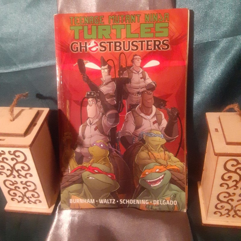 Teenage Mutant Ninja Turtles Ghostbusters graphic novel 