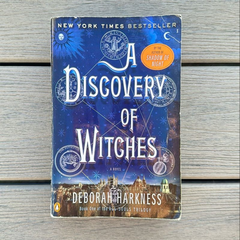 A Discovery of Witches by Deborah Harkness, Paperback | Pangobooks