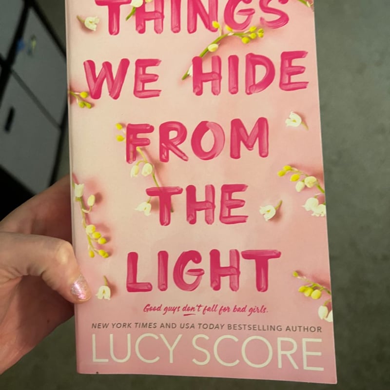 Things we hide from the light by Lucy Score , Paperback | Pangobooks
