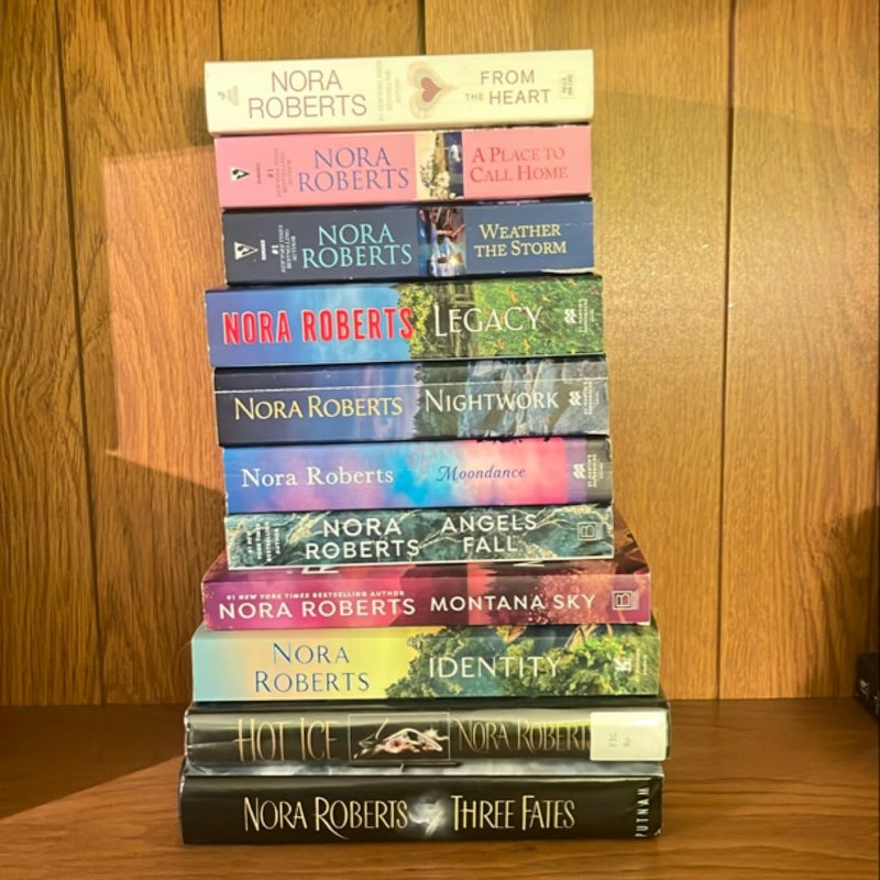 Nora Roberts Book Bundle