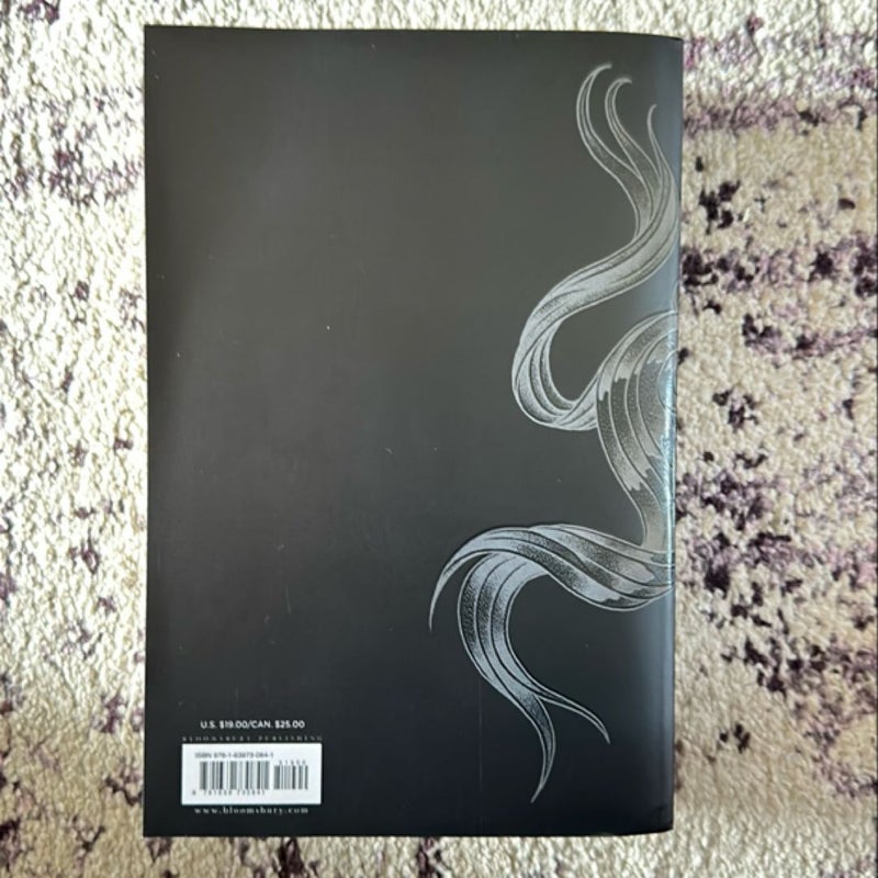 A Court of Silver Flames (Barnes and Noble Exclusive Edition)