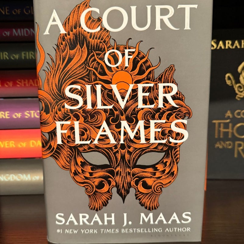 A Court of Silver Flames (Barnes and Noble Exclusive)