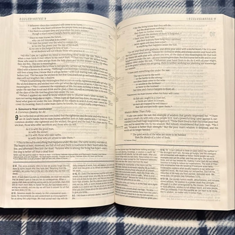 Life Application Study Bible NIV, Personal Size