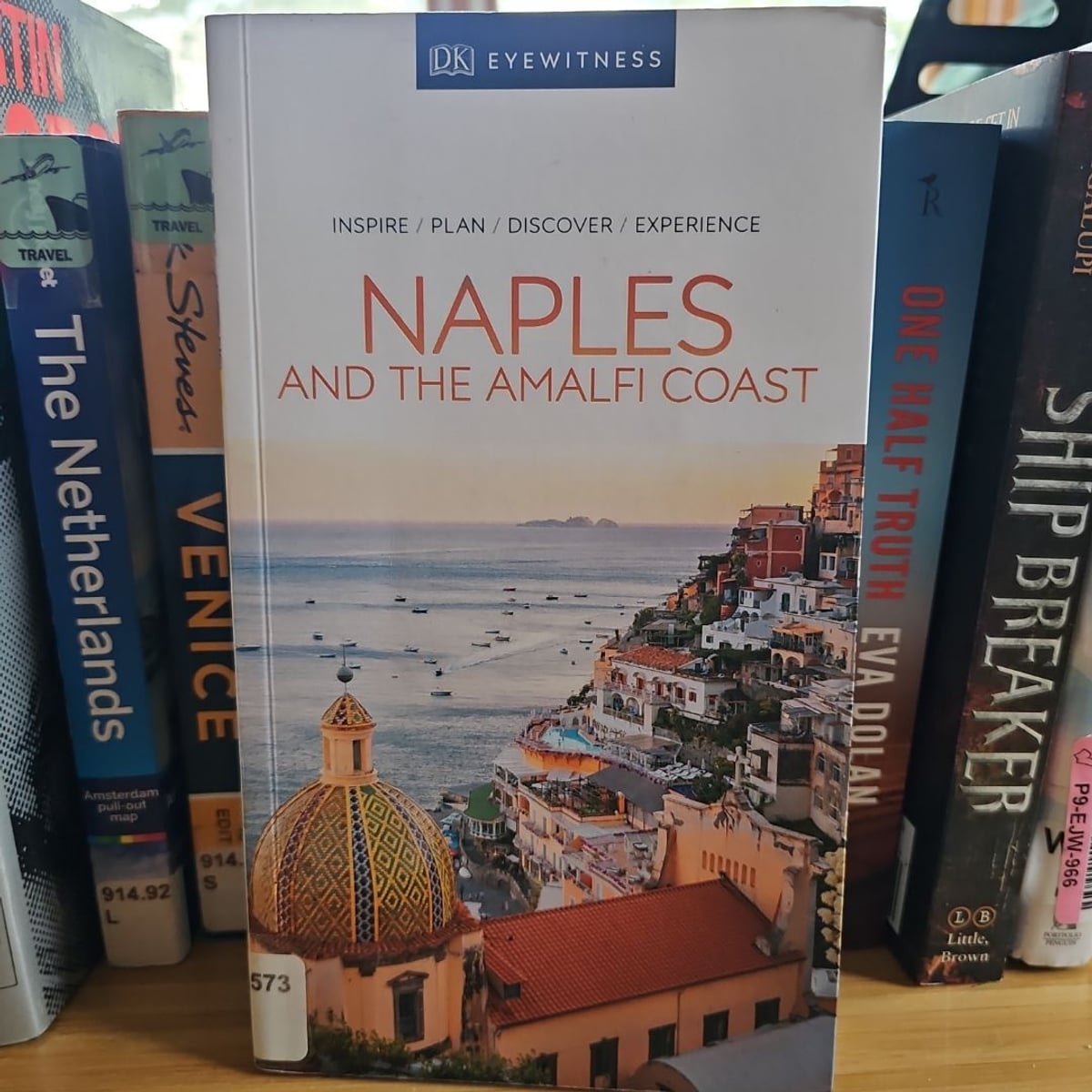 DK Eyewitness Top 10 Nápoles B.O.O.K.$ Top 10 Naples And The Amalfi Coast DK Eyewitness Travel Guide Pre Order Top 10 Naples Amalfi Coast Paperback