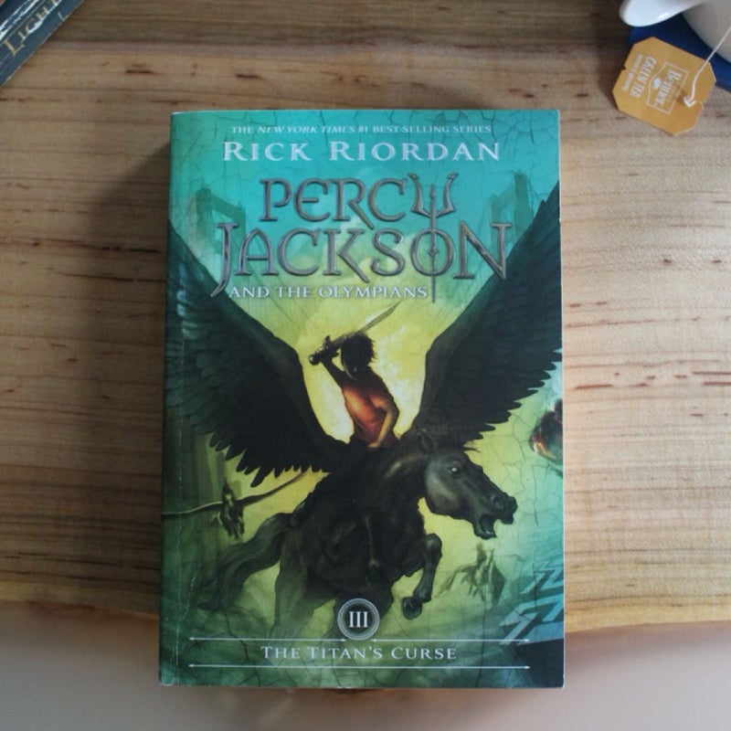 Percy Jackson and the Olympians, Book Three the Titan's Curse (Percy Jackson and the Olympians, Book Three)