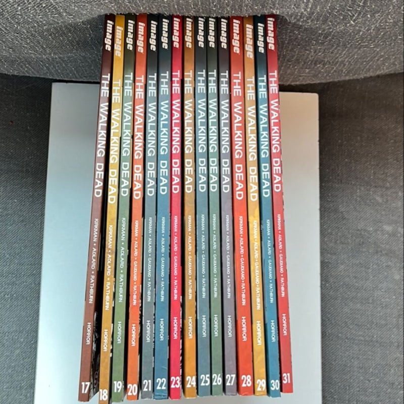 The Walking Dead Volumes 17-31 Lot