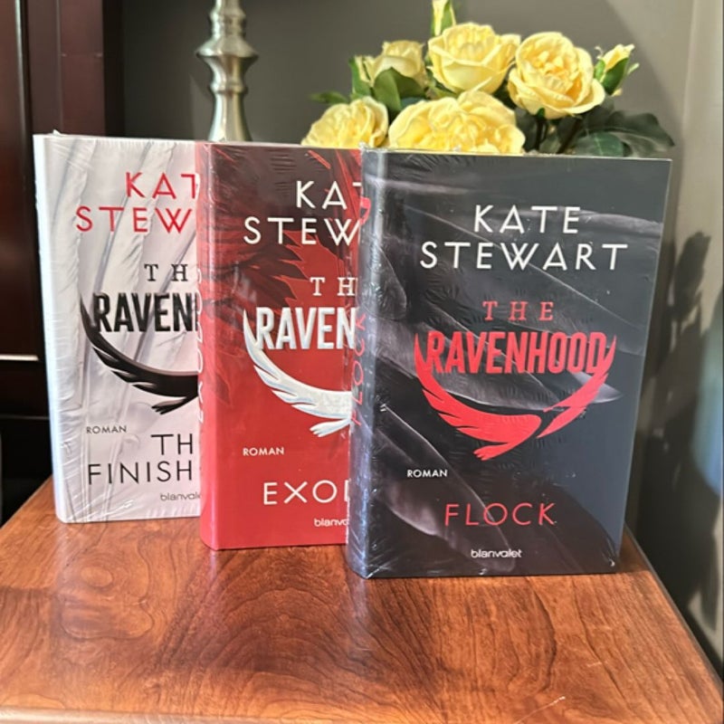 Chest 2024 of Fandoms The Ravenhood by Kate Stewart German Edition