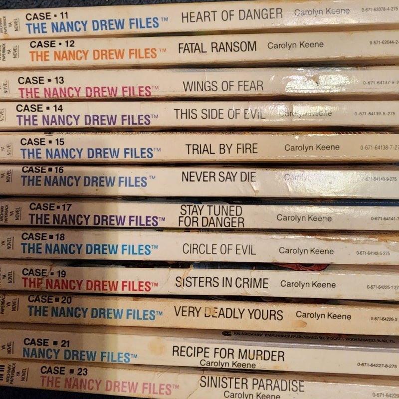 12 Vintage Nancy Drew Books