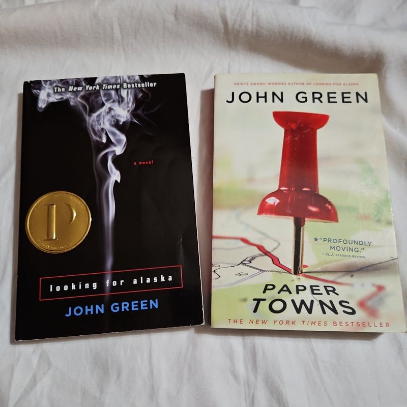 Looking for Alaska + Paper Towns - 2 book bundle