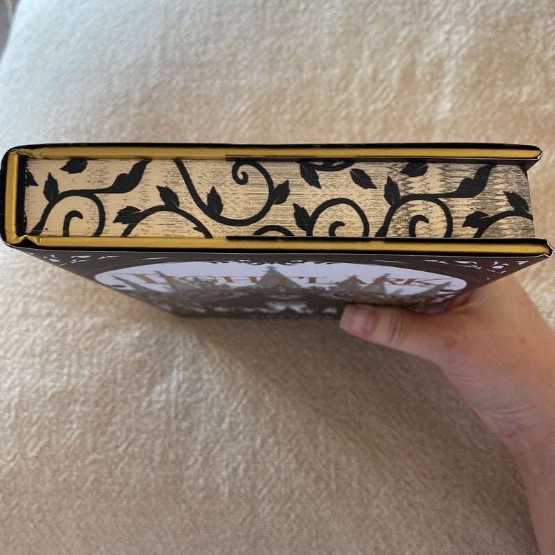 Lightlark - Bookish Box Signed Special Edition