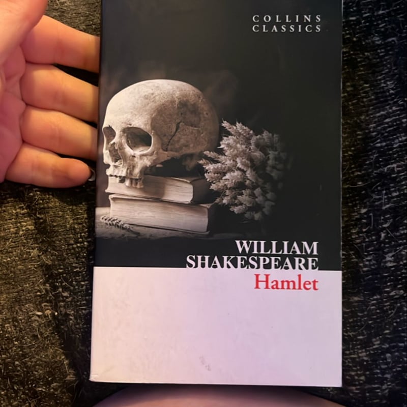 Hamlet (Collins Classics) by William Shakespeare, Paperback | Pangobooks