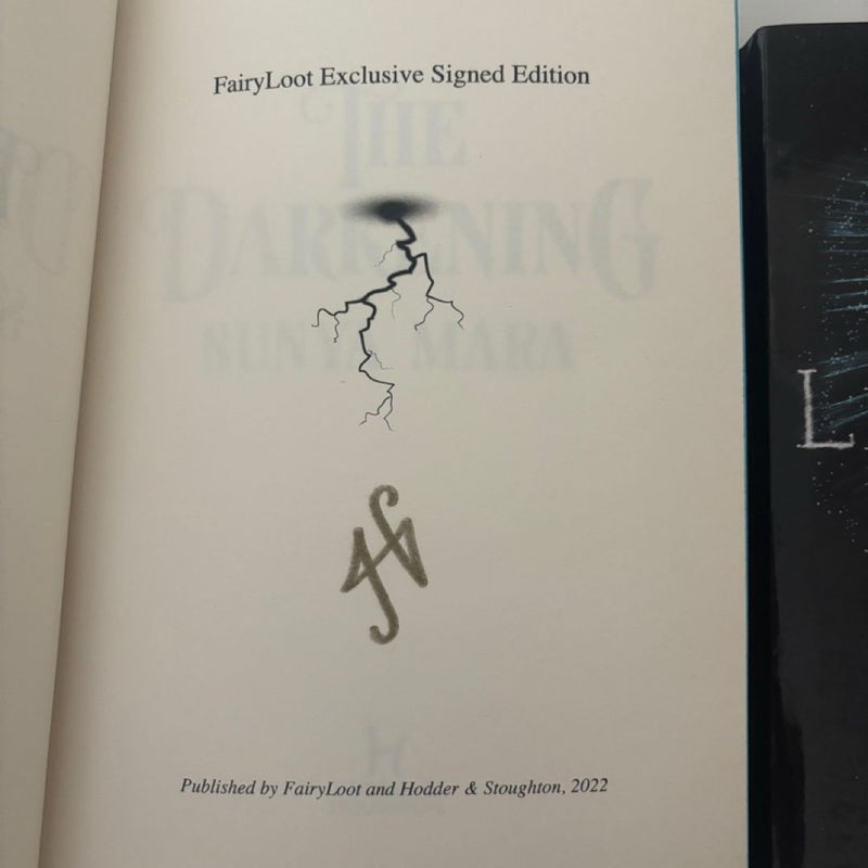 The Darkening -Fairyloot exclusive signed edition