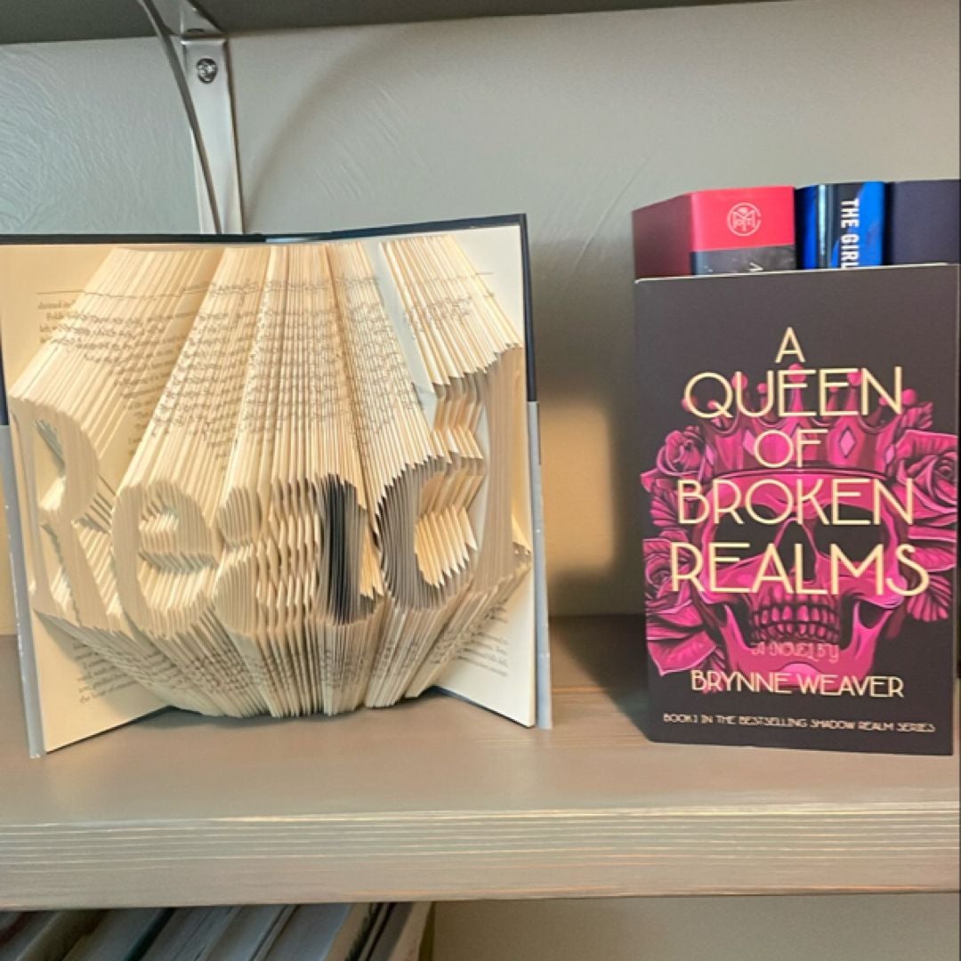 A Queen of Broken Realms
