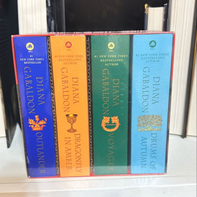 Outlander 4-Copy Boxed Set