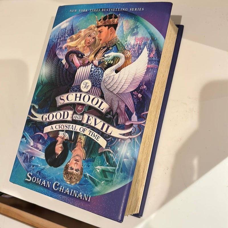 The School for Good and Evil #5: a Crystal of Time