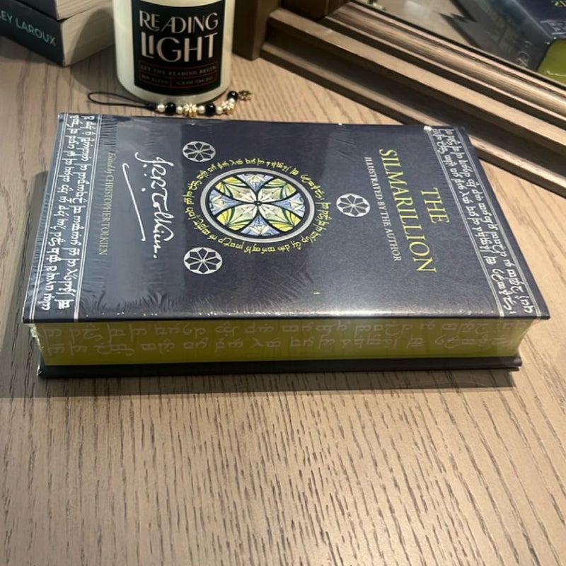 The Silmarillion [Illustrated Edition]