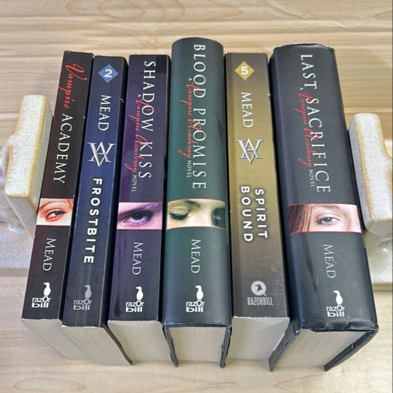 Vampire Academy complete 6 book 4 Paperback and 2 Hardcover Bundle