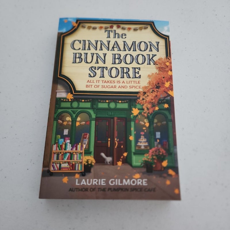 The Cinnamon Bun Book Store (Dream Harbor, Book 2)