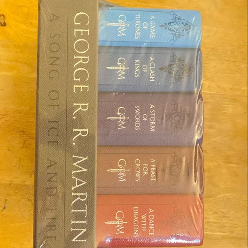 George R. R. Martin's a Game of Thrones Leather-Cloth Boxed Set (Song of Ice and Fire Series)