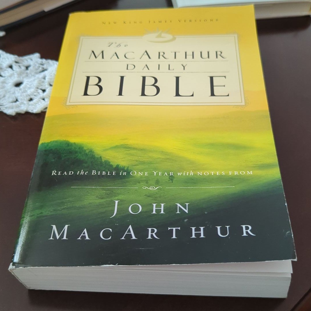 The MacArthur Daily Bible