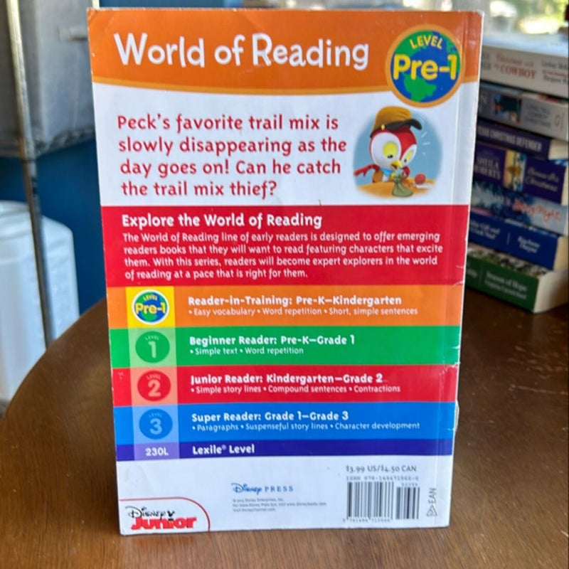 World of Reading: Sheriff Callie's Wild West Peck's Trail Mix Mix-Up