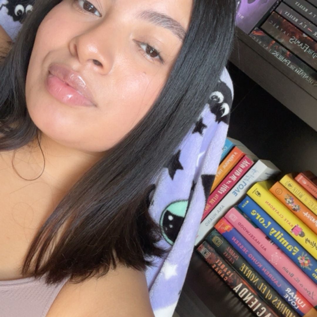 Sarita’s Bookshelf