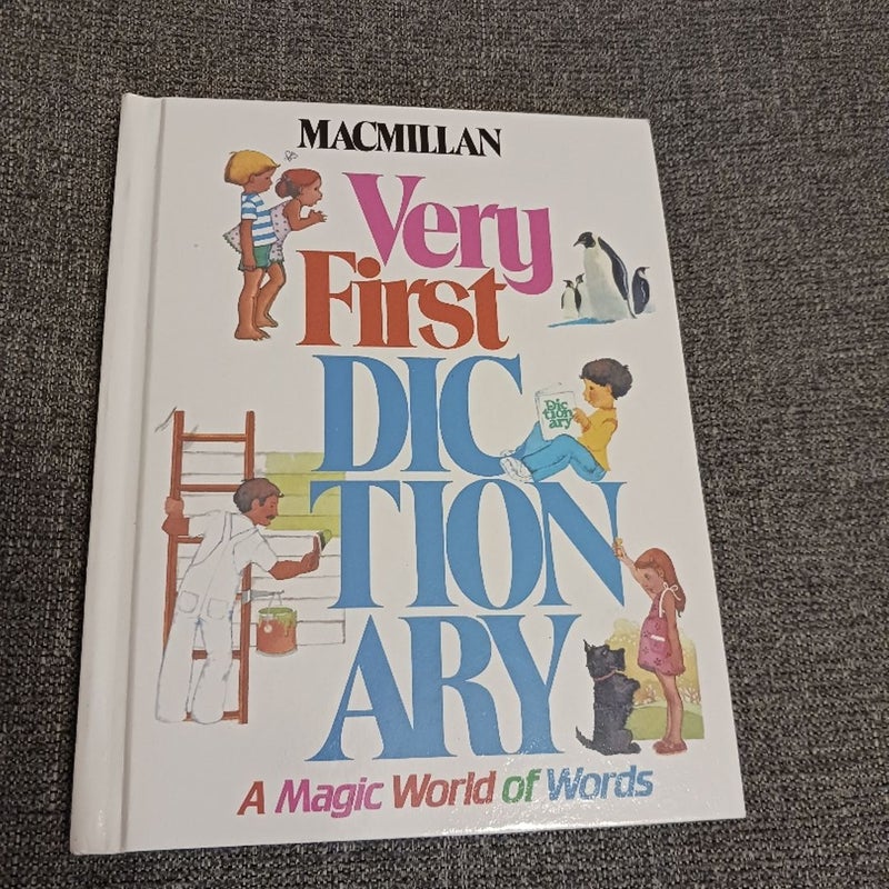 Macmillan Very First Dictionary