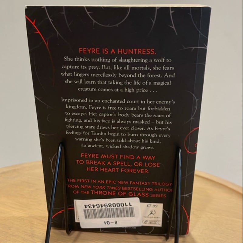 A Court of Thorns and Roses UK OOP