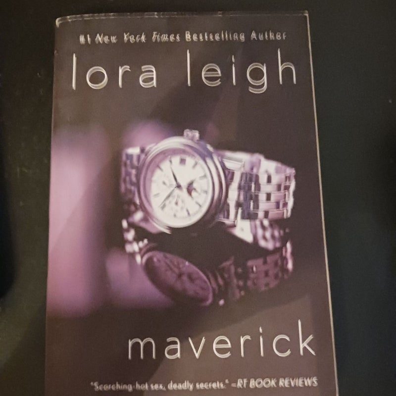 5 Lora leigh books heat seeker maverick love wite black jack and renegade