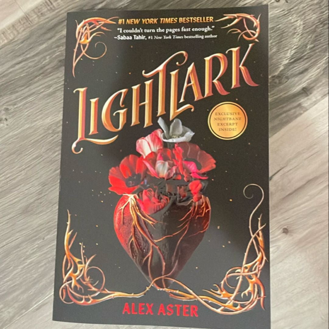 Lightlark (the Lightlark Saga Book 1)
