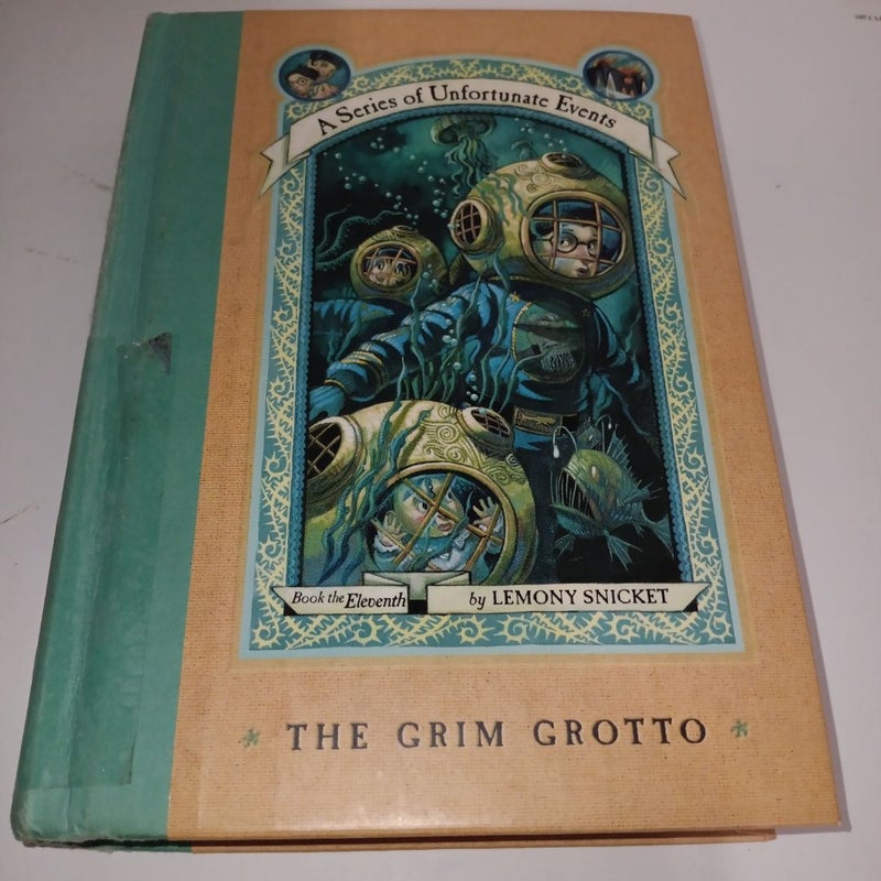 A Series of Unfortunate Events #11: the Grim Grotto 1st edition 