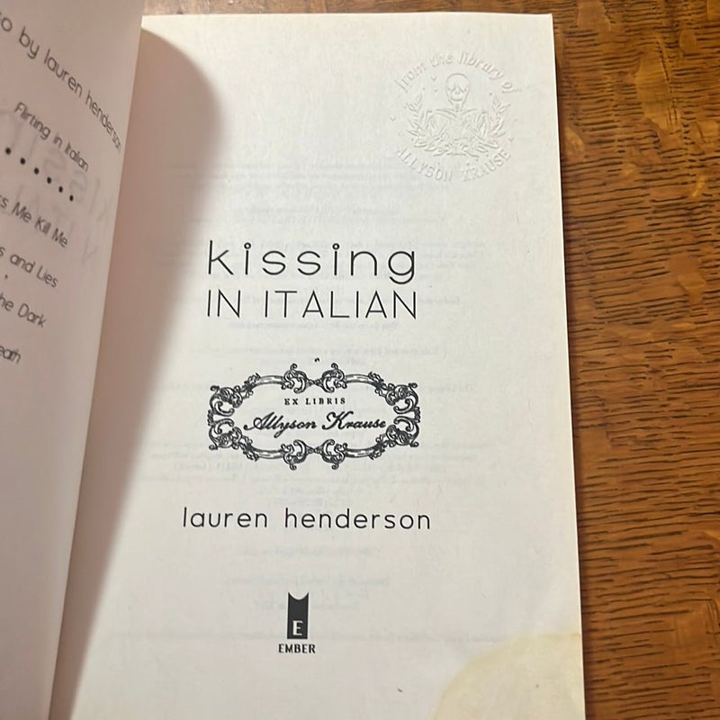 Kissing in Italian