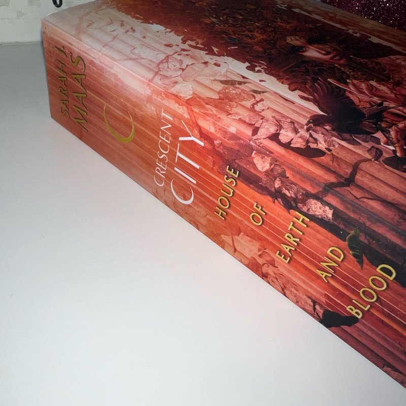 House of Earth and Blood Crescent City BARNES AND NOBLE