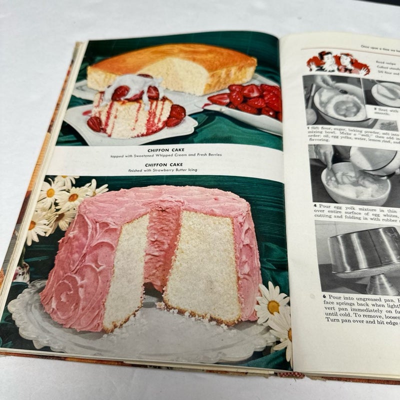 Betty Crocker's Picture Cookbook Second Edition 2nd Printing 1956 McGraw-Hill