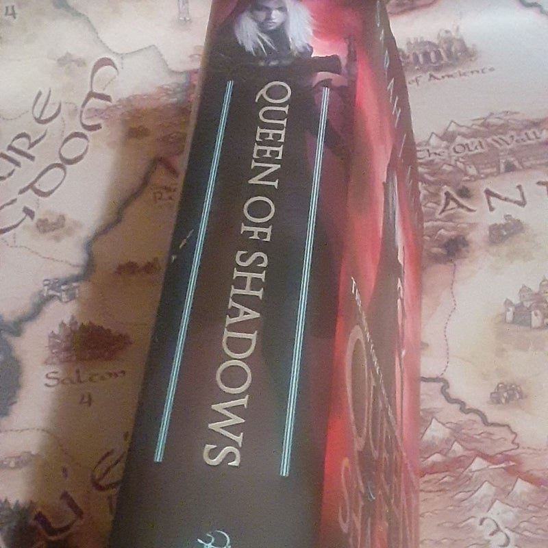 Throne of Glass book 4 Queen of Shadows Sarah J Maas 1st Edition Hardcover Original Art