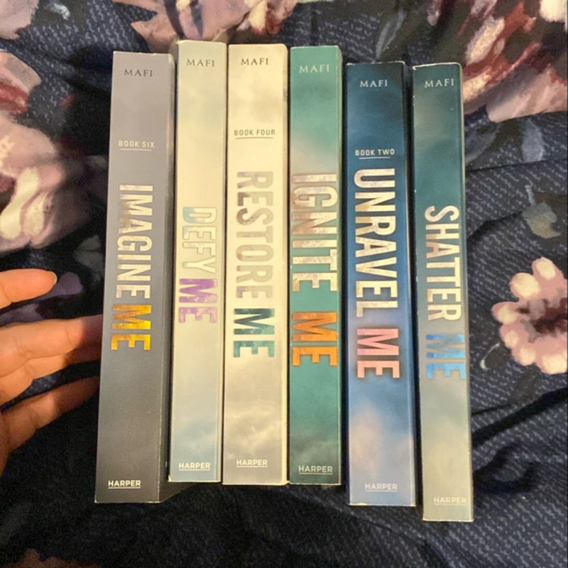 Shatter Me series bundle.