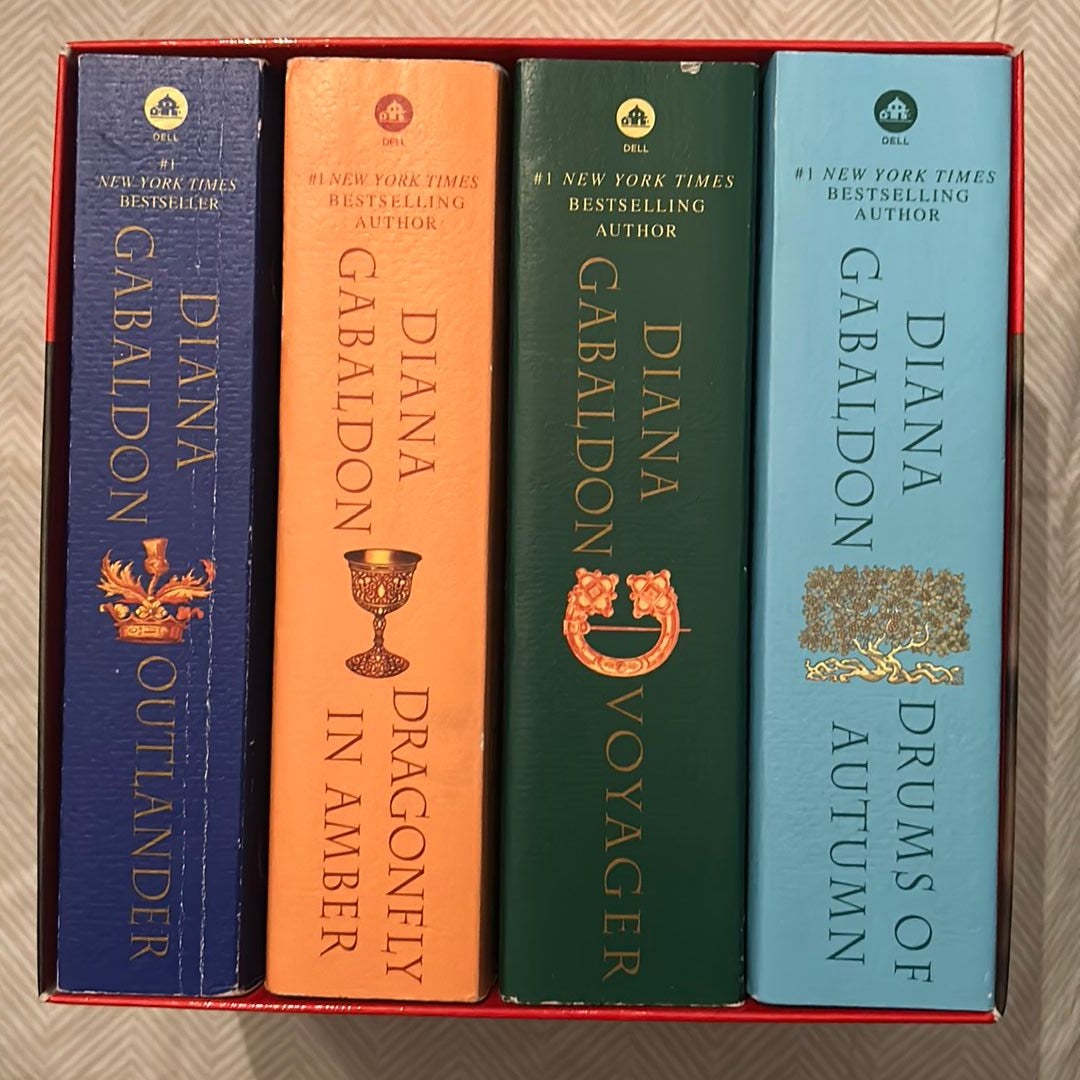 Outlander 4-Copy Boxed Set