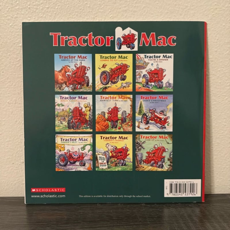 Tractor Mac Saves Christmas 